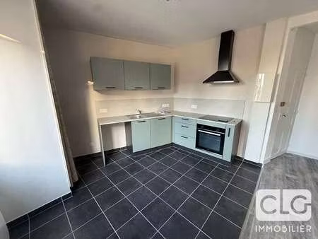 location appartement 2 pièces à pont-l'abbé (29120) : à louer 2 pièces / 48m² pont-l'abbé