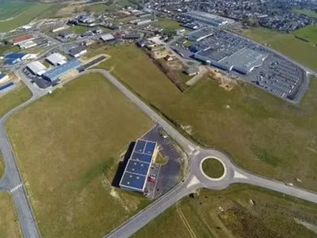 à vendre - terrain industriel de 8 200 m² sur le parc d'activités porte de l'argonne à vou