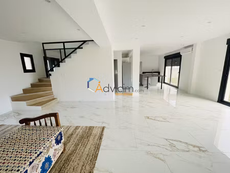 maison récente au calme