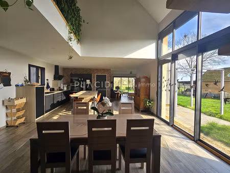 maison de 6 pièces 181 m2