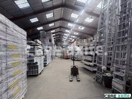 location local d'activités la verpillière 2 137 m²