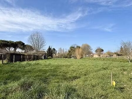 terrain lugon l ile et du carnay