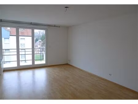 dans résidence de 2002 avec terrasse et garage