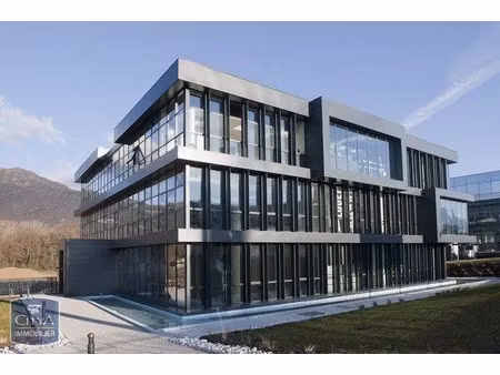 local professionnel à louer 209 m² - challes-les-eaux (73) - 3 246€