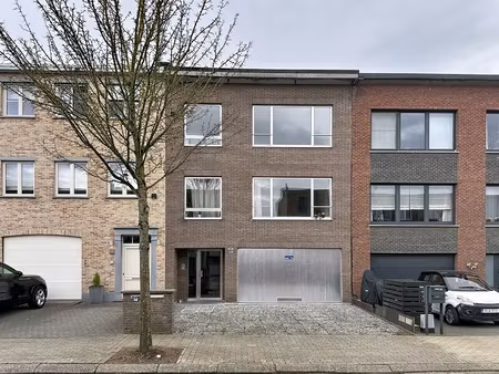 appartement te huur in aartselaar met 2 slaapkamers