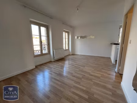 appartement à louer 0 pièce 24.4 m² - volvic (63) - 275€