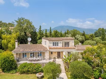 charmante maison magnifiquement rénovée à roquefort les pins