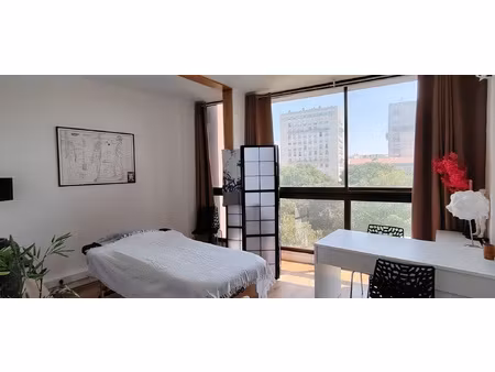 location local professionnel 13m² nimes 30900