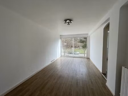 location appartement 3 pièces 52m² nimes 30900