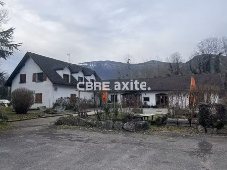 achat local commercial 568m² st pierre d albigny 73250