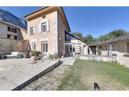 achat maison 7 pièces 133m² crolles 38920
