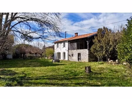 maison en pierre à prat-bonrepaux