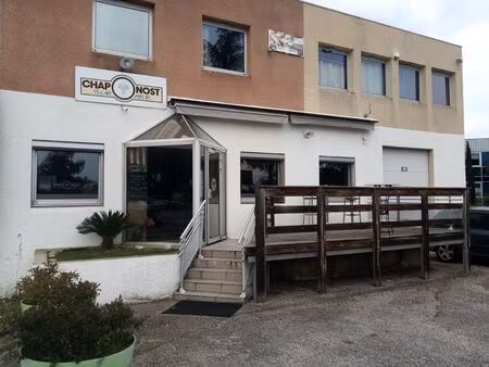 location local commercial 300m²