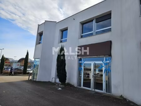 location local commercial 142m²