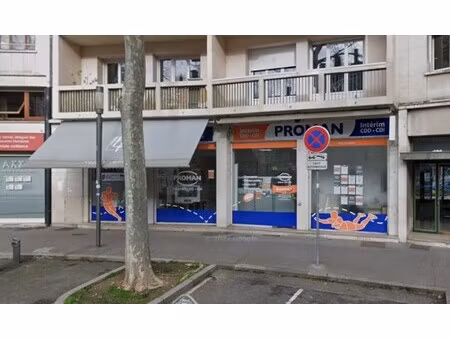 location local professionnel 98m² lyon 3ème