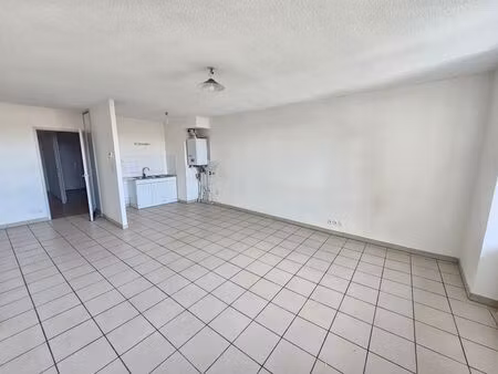 location appartement 3 pièces 90m² pont de vaux 01190