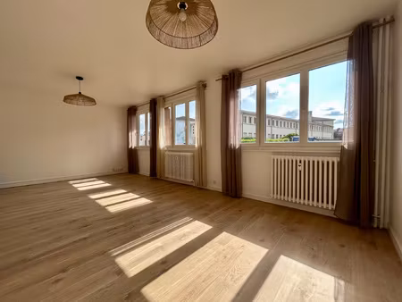 location appartement 3 pièces 70m² aurillac 15000