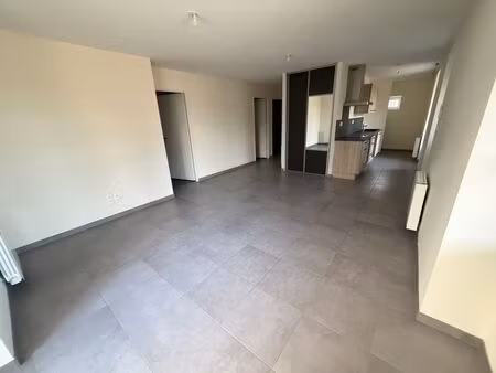 location appartement 4 pièces 72m² pont de vaux 01190