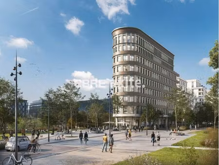 location local professionnel 136m² annemasse 74100