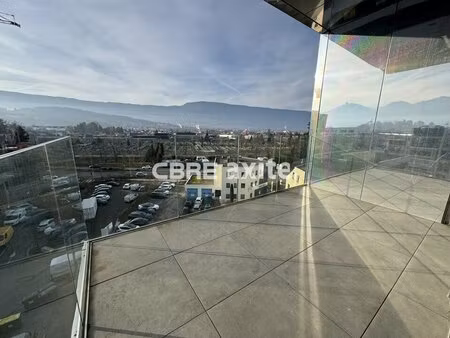 location local professionnel 136m² chambery 73000