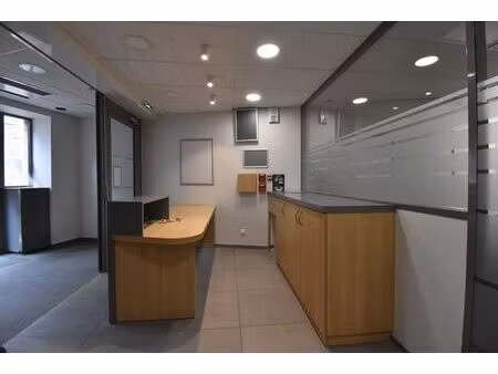 location local industriel 5 pièces 140 m² à saint-agrève (07320)