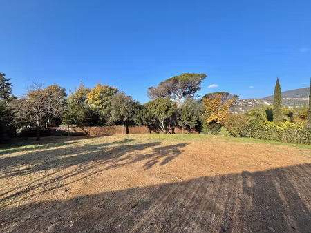 achat terrain 705m² roquebrune sur argens 83380