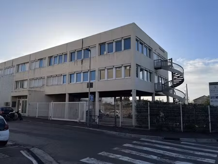 achat local professionnel 225m²