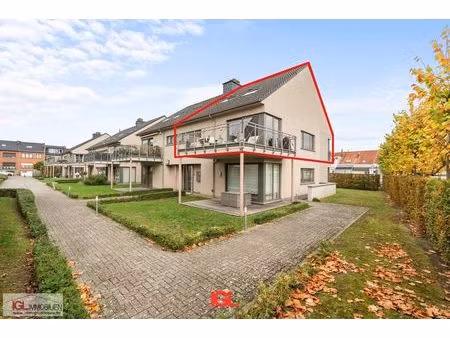 ruim duplexappartement met 5 slaapkamers  een zonnig terras & 2 staanplaatsen