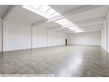 commercieel gelijkvloers met duplex en loods van ca. 240m²