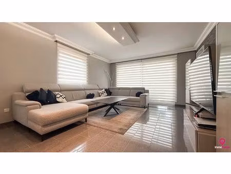 instapklare woning met 3 slpks  tuin en garage in lillo!