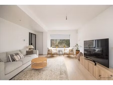 mooi gerenoveerde woning met epc b in hartje van hove