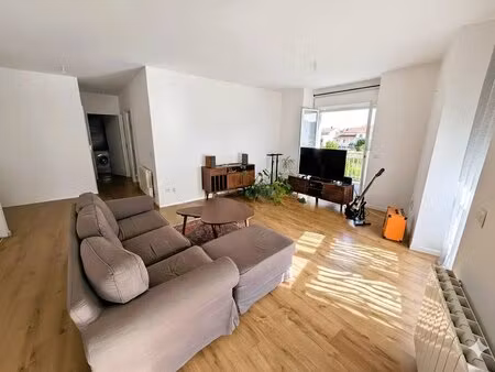 bizanos centre - lot de deux appartements t3