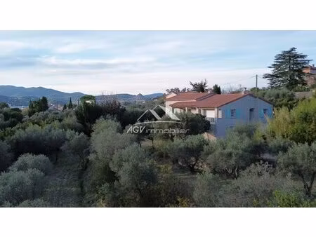 vue imprenable  maison spacieuse de 165 m² habitable  3300m² de terrain constructible