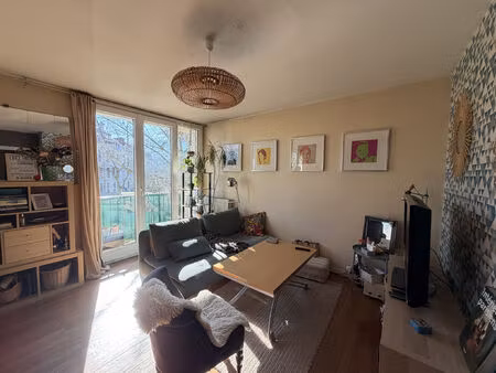 location appartement 3 pièces 70 m² à grenoble (38100)