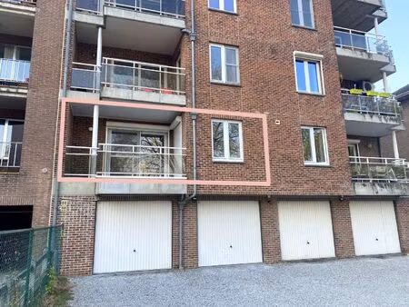 instapklaar 2 slaapkamerappartement met garage