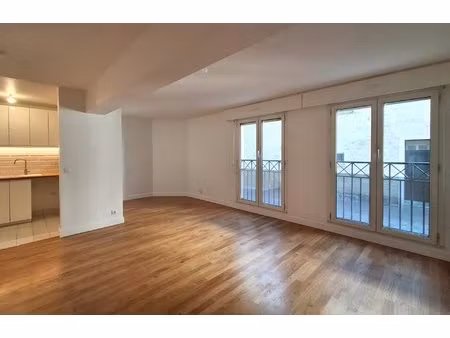 appartement à louer – studio – 36 80 m² – entièrement rénové – parking – paris 11ᵉ