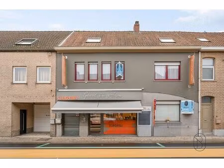 topgelegen handelspand met woonst