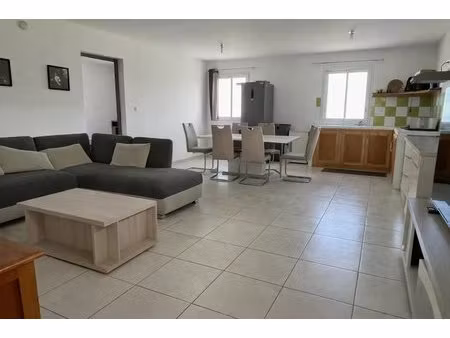 location maison t4 vue dégagée petite ile 97429
