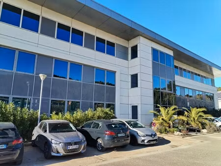 location local professionnel 1 246m² meyreuil 13590