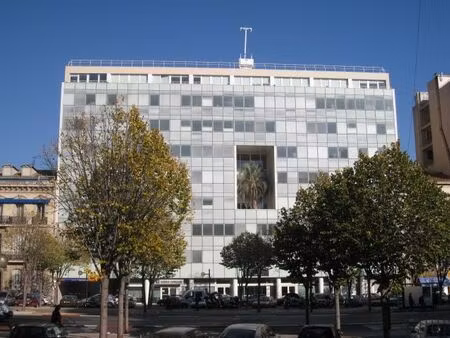 location local professionnel 1 410m² marseille 8ème