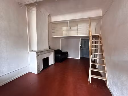 location appartement 1 pièce 33m²