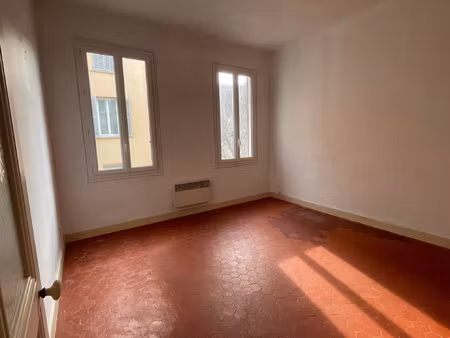location appartement 3 pièces 76m² toulon 83000