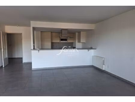 location appartement 3 pièces 73m² trans en provence 83720