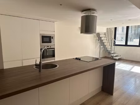 location appartement 3 pièces 71m² toulon 83000