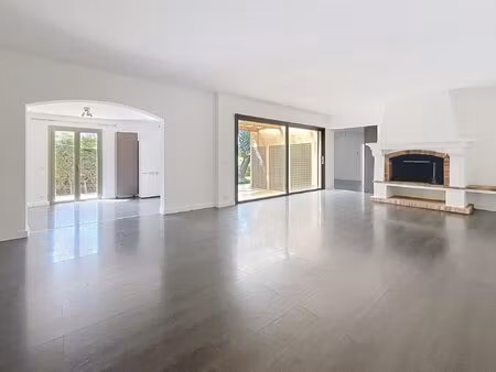 location maison 5 pièces 209m² mougins 06250