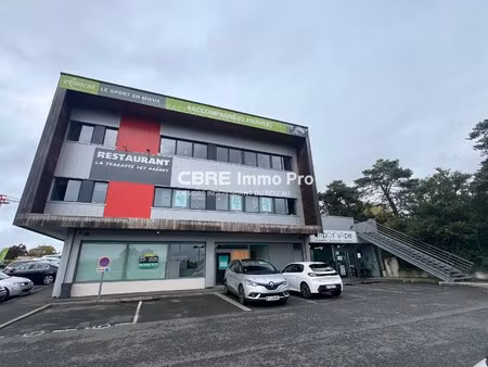 location local commercial 225m²