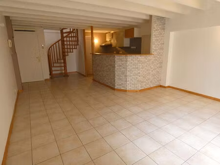 location appartement 3 pièces 71m²