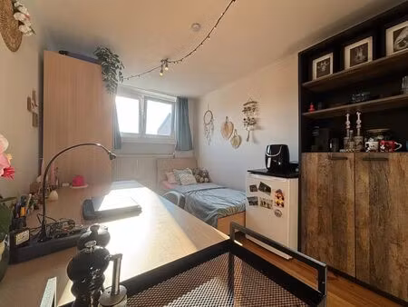 studentenkamer met gedeeld sanitair!