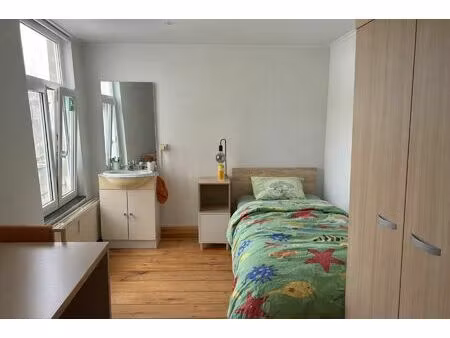 studentenkamer met gedeeld sanitair!