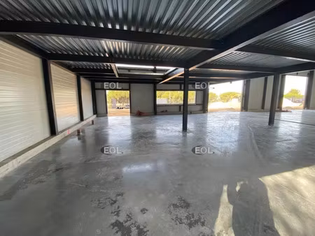 bâtiment d'activité / commerce - vitrolles